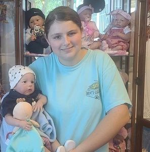 Meet your Posher, Chloe